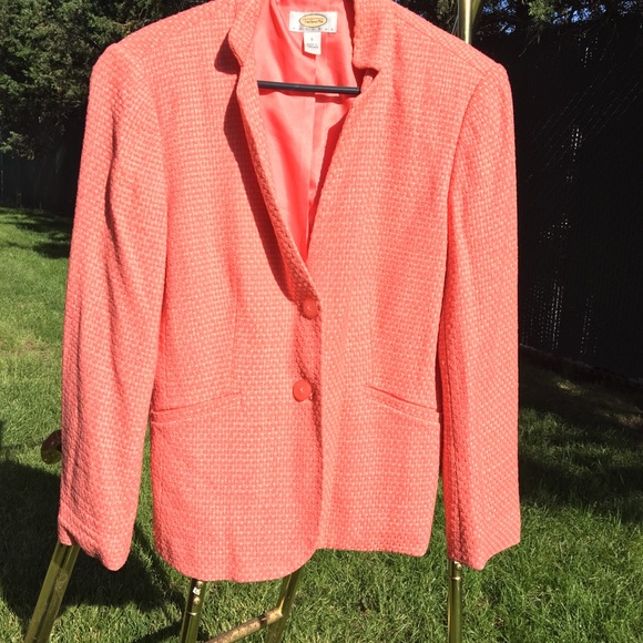 Jackets/Outerware - Picture 7 of 8